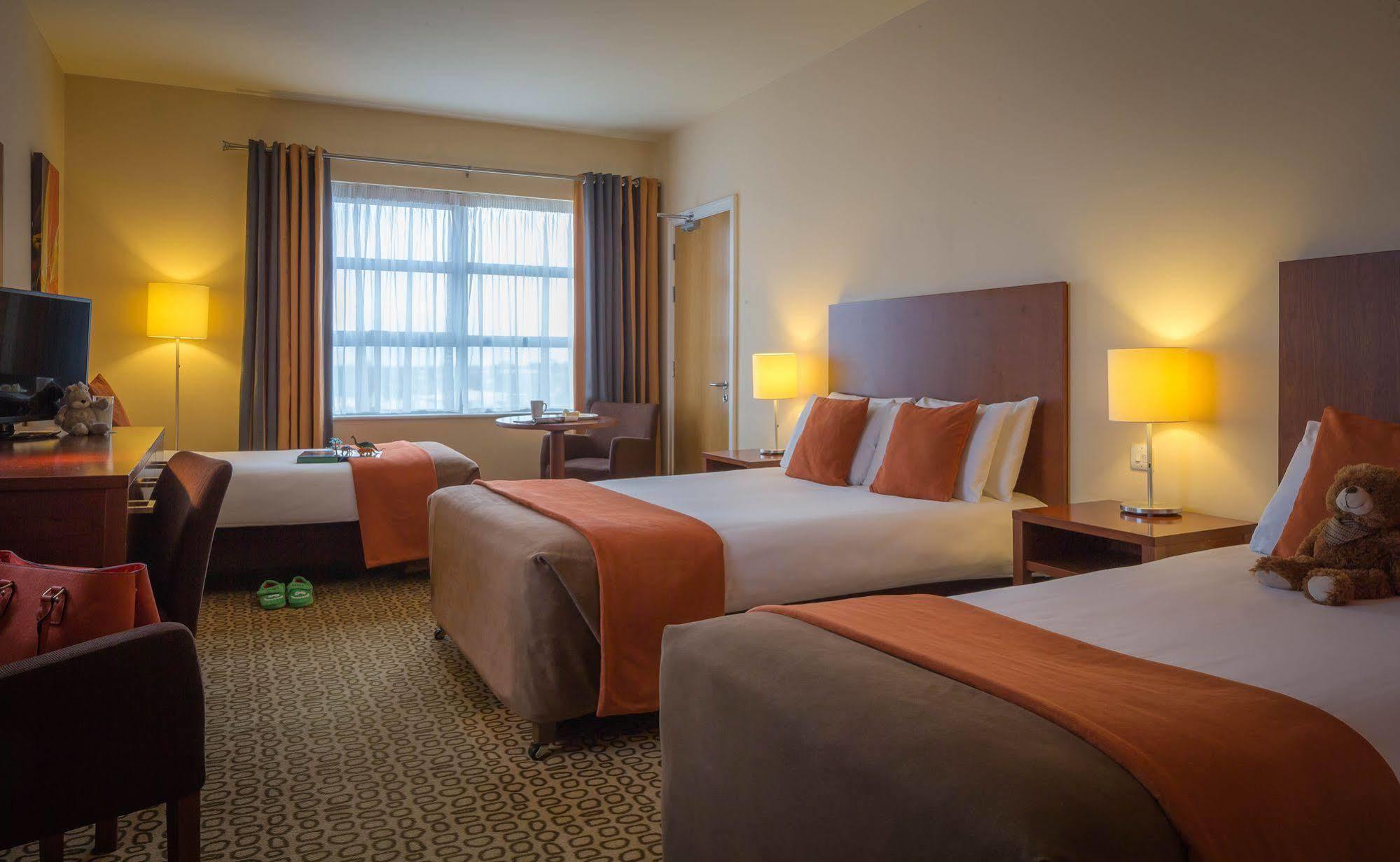 Maldron Hotel & Leisure Centre Limerick Junction Kültér fotó